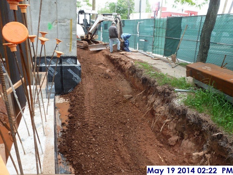Backfilling and compacting along foundation walls at column line A (1-2) (800x600)